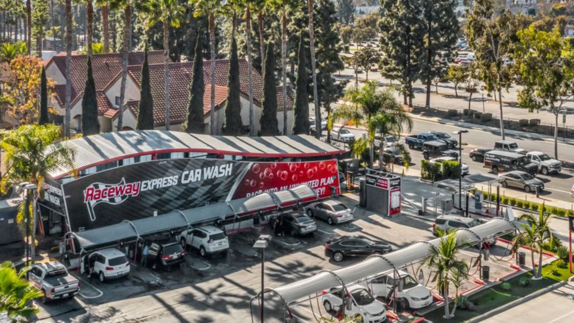 Raceway Expands—So Does Your Access to Premium Car Care Across Texas and California