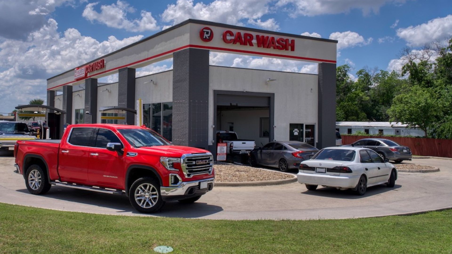 From Gift Runs to Getaways: Why a Clean Car Matters More in December